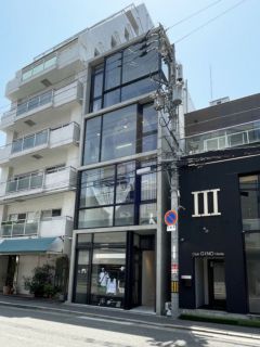 R building